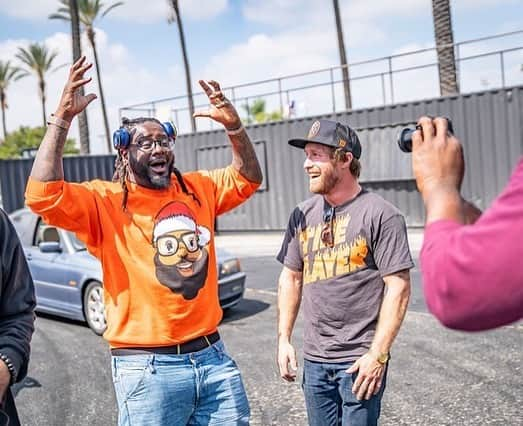 ケン・ブロックさんのインスタグラム写真 - (ケン・ブロックInstagram)「Well here’s something I never thought I’d see: T-Pain learning to drift at @theHoonigans Burn Yard! Ha. Head over to their YouTube channel to see how he does! #hoonlessons #TPain #BurnYard」5月21日 4時32分 - kblock43