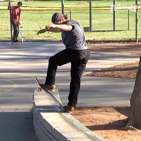スラッシャーのインスタグラム：「👉🏽 @boneswheels ‘Sacred Geometry’ video is LIVE on ThrasherMagazine.com 📡」