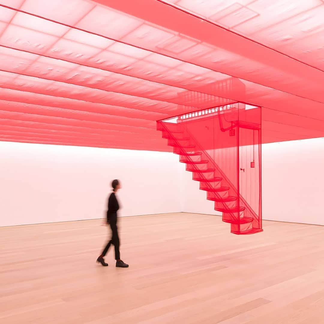 HYPEBEASTさんのインスタグラム写真 - (HYPEBEASTInstagram)「@hypebeastart: @museumvoorlinden has recently launched South Korean artist Do Ho Suh's first solo Netherlands exhibition. The exhibition features Suh's immersive  fabric installation. Swipe left for a look.  Photo: Antoine Van Kaam/Museum Voorlinden」5月21日 4時53分 - hypebeast