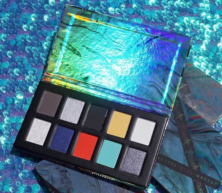 NYX Cosmeticsさんのインスタグラム写真 - (NYX CosmeticsInstagram)「TURNING LOOKS & STUNTING PRETTY 💖 Pre-order your Aquaria x #NYXProfessionalMakeup Color Palette NOW by clicking the link in our bio 🎨 || #regram @trendmood1 #NYXCOSMETICSXAQUARIA #nyxcosmetics @ageofaquaria」5月21日 4時54分 - nyxcosmetics