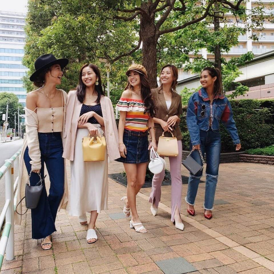 大見謝葉月さんのインスタグラム写真 - (大見謝葉月Instagram)「みんなそれぞれ👜👠スーパーカワイイ💛💜❤️💚🧡 @charleskeith_jp  #GIRLTIME #CHARLESKEITH_JP」5月21日 5時11分 - h_a_z_k_i