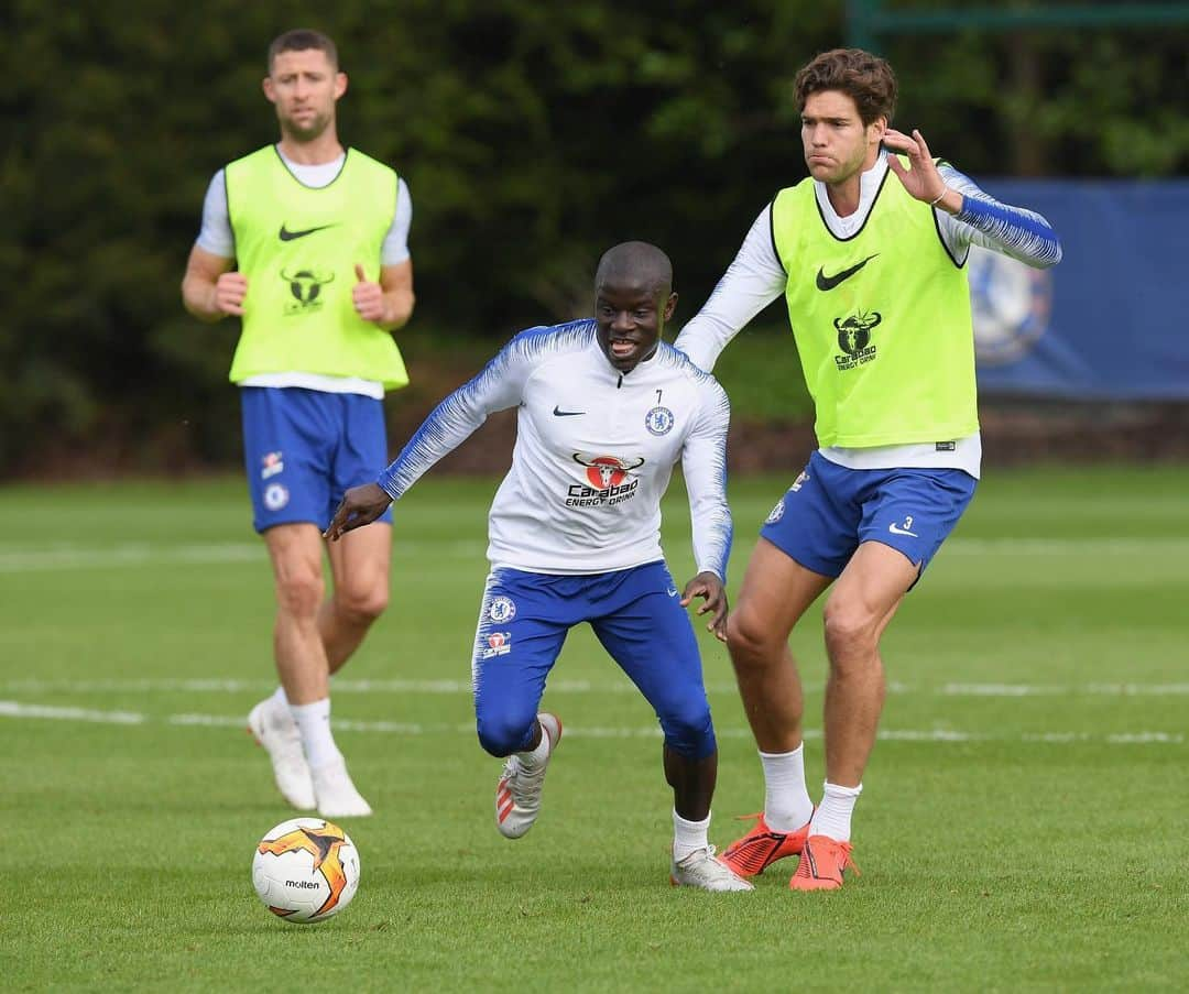 チェルシーFCさんのインスタグラム写真 - (チェルシーFCInstagram)「N’GOLO!!! 🙌 @nglkante was back training at Cobham today! 💪 #CFC #Chelsea」5月21日 5時26分 - chelseafc