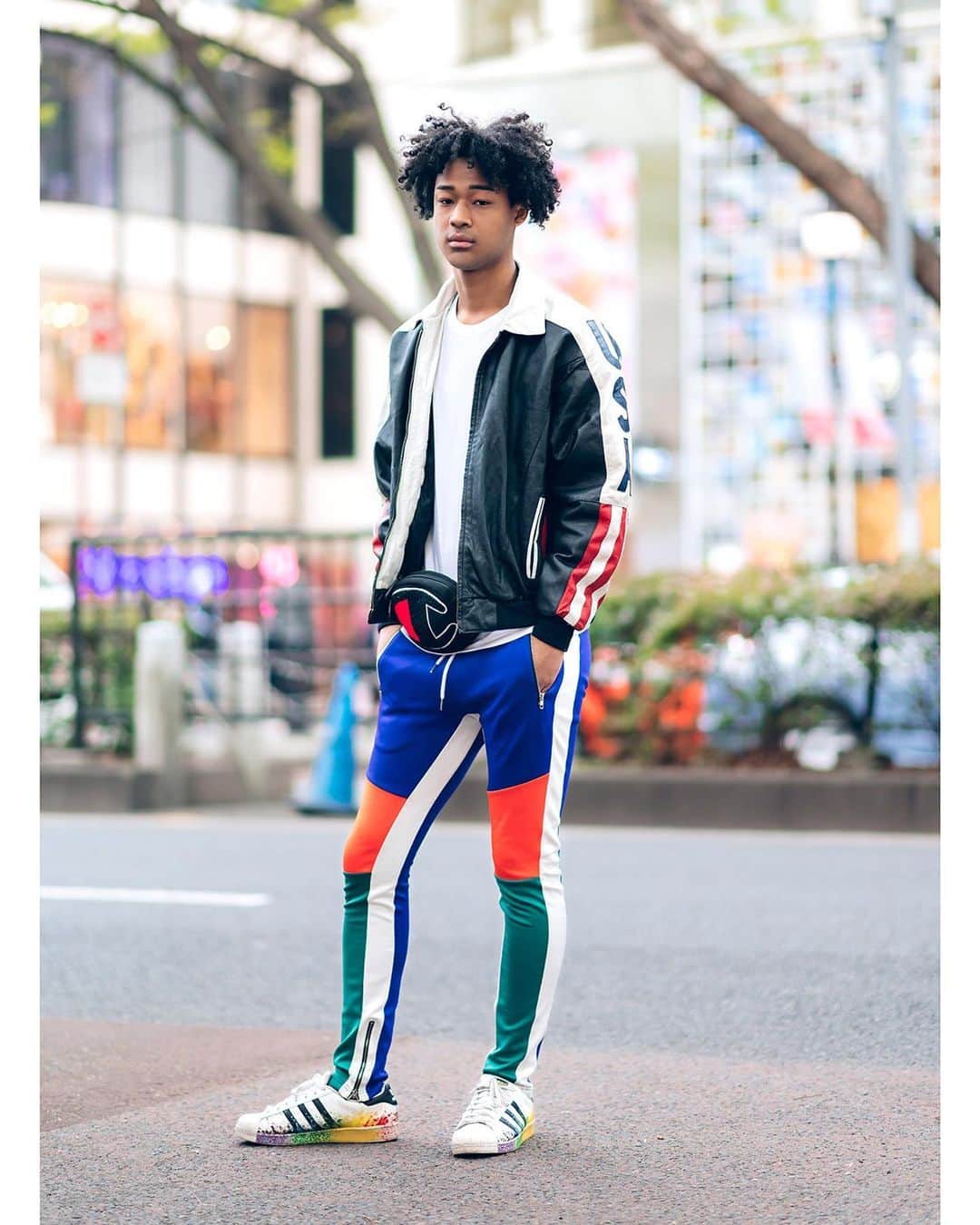 Harajuku Japanさんのインスタグラム写真 - (Harajuku JapanInstagram)「Hiroki (@oirahiroki) is a Japanese model we often see around the streets of Harajuku. Here, he’s wearing mostly resale pieces including a vintage leather jacket, color block pants, Champion waist bag, and Adidas paint splattered sneakers.」5月21日 5時51分 - tokyofashion
