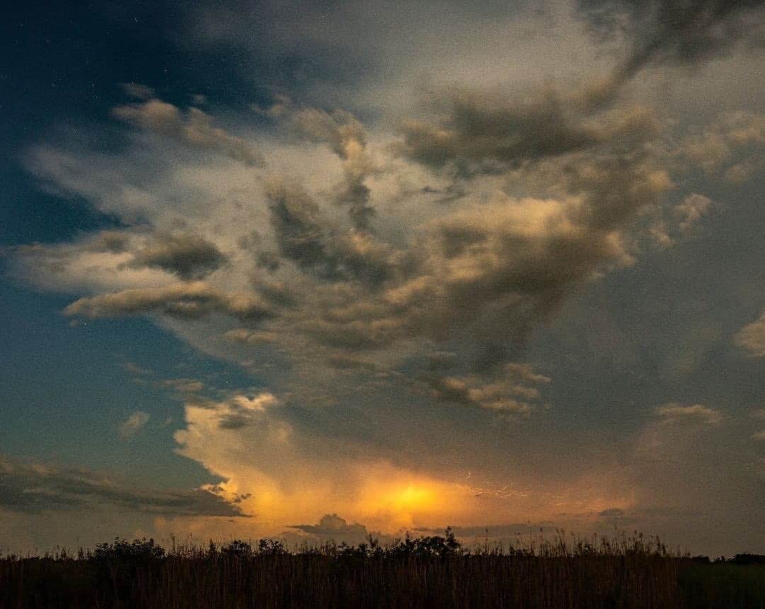 Ricoh Imagingさんのインスタグラム写真 - (Ricoh ImagingInstagram)「Posted @withrepost • @frankleeruggles I shared this view of an amazing summer lightning storm over Everglades National Park with about 50 million mosquitoes.  Ya know what... it was worth it. @evergladesnps #pentax645z #pentax645ambassador @ricohpentax @ricohusa #everglades #everglades @nationalparktrust @nationalparkgeek #national_park_photography #florida  #floridaeverglades #nationalparksoutdoor #earthpix @nationalparkservice  @wonderful_places #evergladesnationalpark🐊 @usinterior #NPGeekAmbassador  #optoutside #nationalparkgeek #photography #landscapephotography  #nature @natgeo  #bpmag  #outdoorphotomag #nationalparks #usinterior #traveldestinations #travelphotography #traveldestinations #mediumformat #sunset_pics #sunset #sunset_madness #sunsetlovers #lightening #lighteningstorm #mosquito」5月21日 5時55分 - ricohpentax