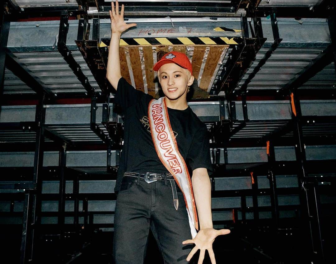 NCT 127さんのインスタグラム写真 - (NCT 127Instagram)「VANCOUVER It was a very special time for me to be able to come to Canada again. I've learned to be really thankful and through this tour I would like to appreciate everyone around me, and all the fans who showed their unbelievable love and support as well. We'll come back guys! We have to!! Haha  Canada looking great as usual♡  NCT 127 〖 #SUPERHUMAN 〗  Music Release ➫ 2019 05 24 #WE_ARE_SUPERHUMAN #NCT127_SUPERHUMAN  #VANCOUVER #MARKinVANCOUVER #NEOCITYinCANADA #NCT127inCANADA #NCT127 #NCT」5月21日 6時06分 - nct127