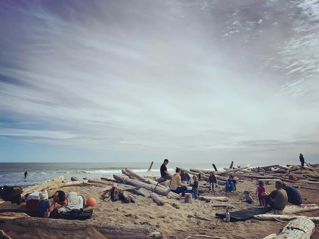 トローヤン・ベリサリオさんのインスタグラム写真 - (トローヤン・ベリサリオInstagram)「East Beach Daze.」5月21日 6時13分 - sleepinthegardn