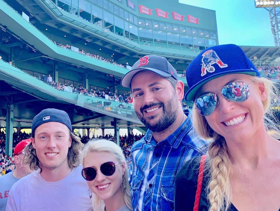 パイパー・ギレスさんのインスタグラム写真 - (パイパー・ギレスInstagram)「Sunshine ☀️ Friends and Boston, couldn’t have asked for a better weekend!」5月21日 6時15分 - pipergilles