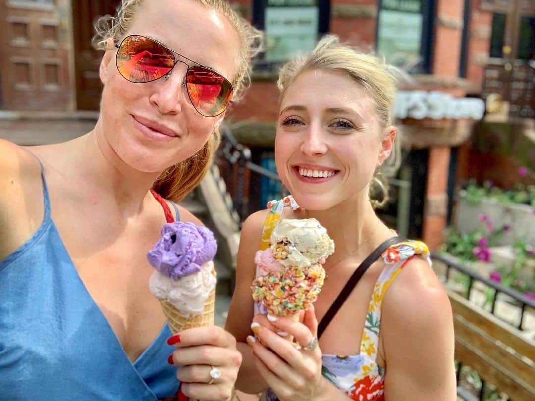 パイパー・ギレスさんのインスタグラム写真 - (パイパー・ギレスInstagram)「Sunshine ☀️ Friends and Boston, couldn’t have asked for a better weekend!」5月21日 6時15分 - pipergilles