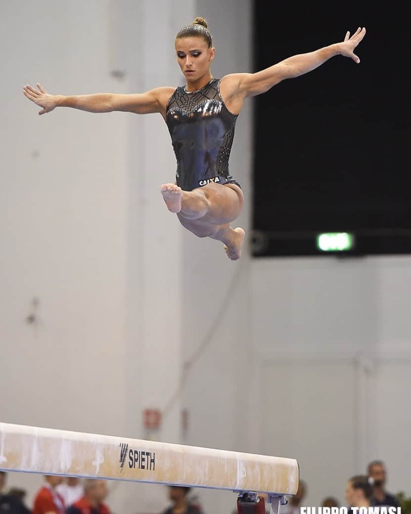 ジャジ・バルボサのインスタグラム：「#jesolo2018🇮🇹 @caixa @cbginastica @timebrasil @flamengo」