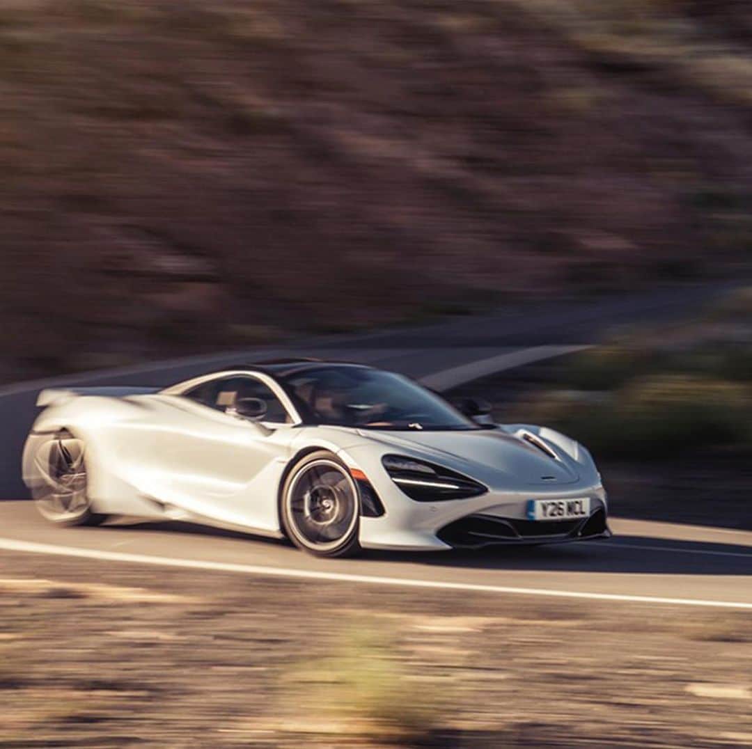 McLaren Automotiveさんのインスタグラム写真 - (McLaren AutomotiveInstagram)「One epic drive through the desert to one of Spain’s most stunning cities in a #McLaren720S. One of the best #McLarenAdventures yet.」5月21日 6時47分 - mclarenauto