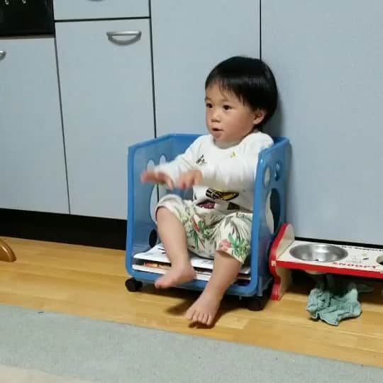のインスタグラム：「一瞬ヒヤッとするけど、周りに母と妹いるから大丈夫です。 見てるだけで癒される。甥っ子ぉぉ。 #甥っ子」