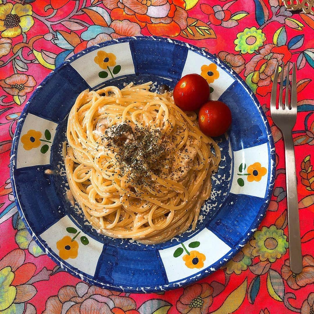 黒田絢子さんのインスタグラム写真 - (黒田絢子Instagram)「明太子クリームパスタ♡ . . クリーム▷豆乳 生クリーム きのこ 明太子 コンソメ オリーブオイル 岩塩 黒こしょう . . #lunch #pasta #アヤsキッチン #明太子クリームパスタ」5月21日 16時29分 - ayakokuroda_official