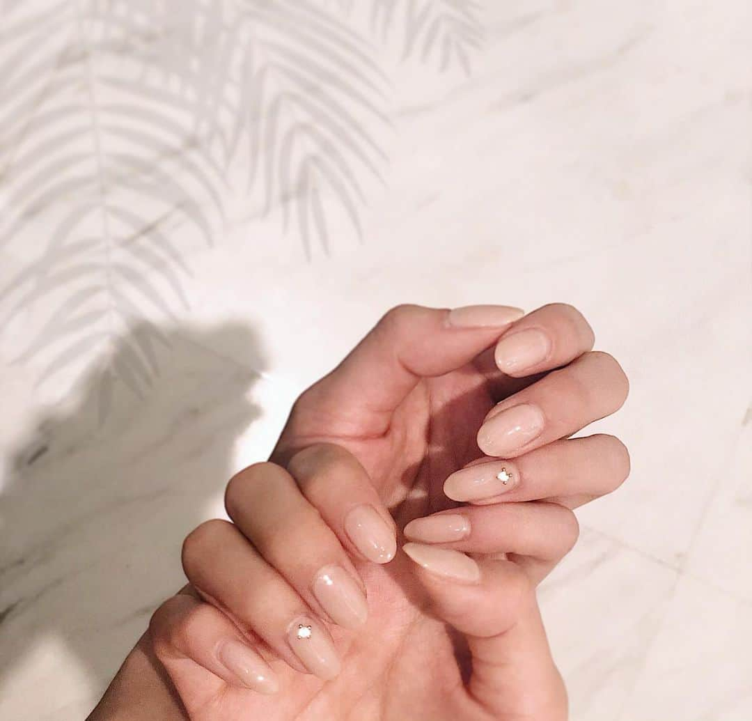 植田せりなさんのインスタグラム写真 - (植田せりなInstagram)「𝒩𝑒𝓌 𝓃𝒶𝒾𝓁 #せりなネイルデザイン #nails#simplenails#simplelife」5月21日 16時41分 - serina_ueda