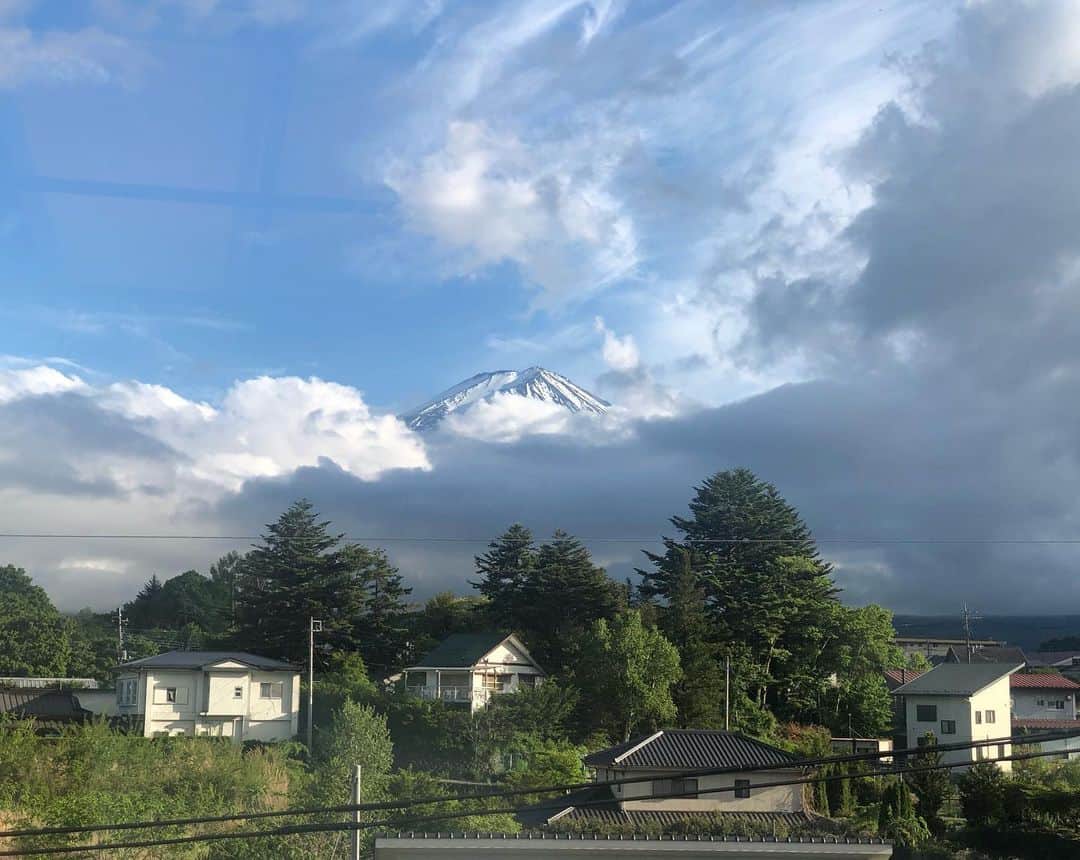 旺季志ずかさんのインスタグラム写真 - (旺季志ずかInstagram)「やっと姿をあらわしたよ #富士山」5月21日 16時51分 - shizuka_ouki