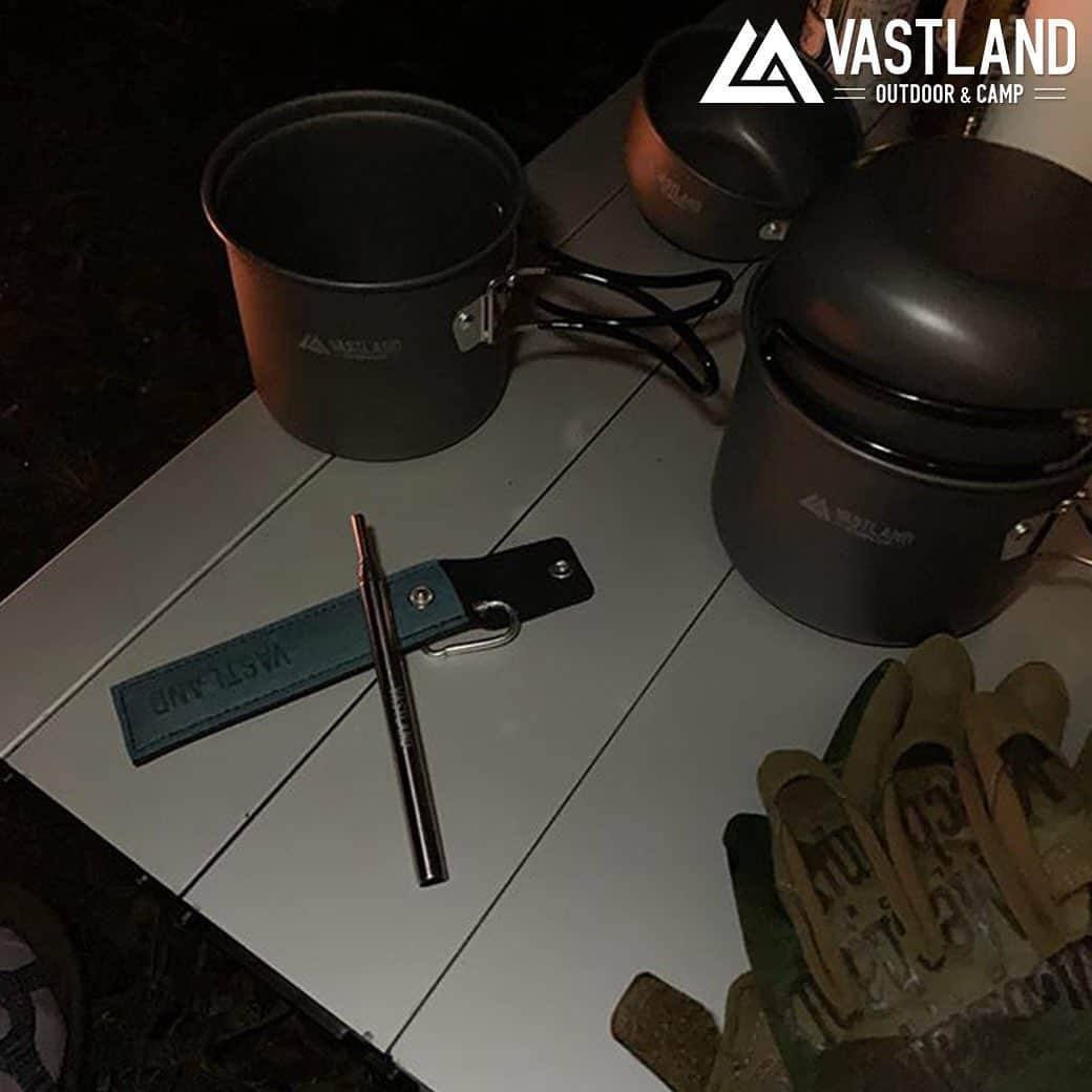 VASTLANDさんのインスタグラム写真 - (VASTLANDInstagram)「【VASTLAND×REPOST】 . .. VASTLANDのカタログのようなリビングスペース🏕✨ . いつかVASTLAND製品のみでキャンプしてもらえるようにVASTLAND一同頑張って参ります👍 . .. Photo by  @shin218d 様 ※ @shin218d 様は【#VASTLANDアンバサダー 様】です。 . VASTLAND公式アカウントでのリポスト希望の方は【#VASTLANDリポート】を付けてVASTLAND製品をご投稿ください！ . .. ・掲載ギア・ #アウトドアワゴン #オクタゴンロ #クッカーセット #火吹き棒 . .. ▲▽掲載ギアはプロフィールのリンク（ @vastland.jp )もしくは、画像をタップしてチェック！▽▲ . .. #VASTLAND #ヴァストランド #キャンプ #camp #キャンプ好きな人と繋がりたい #キャンプギア #キャンプ道具 #キャンプ用品 #ソロキャンプ #デイキャンプ #ファミリーキャンプ #ファミキャン #グルキャン #ソロキャン #オートキャンプ #キャンプ女子 #キャンパー #キャンプ好き #キャンプしたい #⛺ #🏕 #アウトドア #outdoor」5月21日 17時05分 - vastland.jp