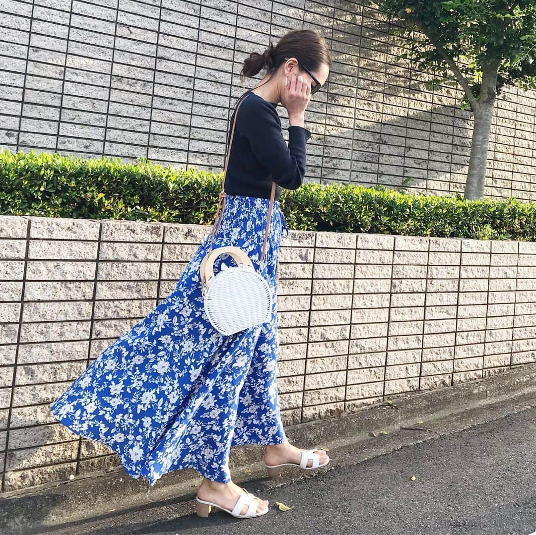 kyoco_ococさんのインスタグラム写真 - (kyoco_ococInstagram)「いつかの♡  私のワードローブ👗👚👖 ブルー率の高さったら😂💙 寒色系は変わらず好きだな😙 . #auralee#ronherman#zara#hermes#oliverpeoples#blue」5月21日 16時58分 - kyocoococ