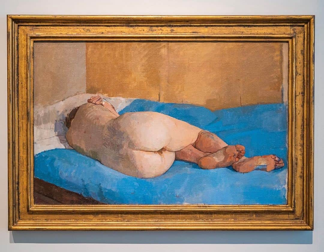 サザビーズさんのインスタグラム写真 - (サザビーズInstagram)「Austere and compelling, sensuous and ethereal, ‘Beautiful Girl Lying Down’ from 1958-59 is an emblematic example of Euan #Uglow’s lifelong inspection of the human #form. The #artist’s measured #painterly style creates images in which the #model has a presence that is almost physical and yet remains psychologically at a distance.  Uglow’s works powerful poetic works were shown alongside those of his peers Lucian #Freud, Francis Bacon and Frank #Auerbach at @Tate Britain’s ‘All Too Human’ #exhibition.  On view in our #London galleries from 14 June, ahead of our Modern & Post-War British Art #auction on 18 June.  #SothebysModBrit #EuanUglow #ModernBritishArt #TateBritain #BritishArt」5月21日 17時11分 - sothebys