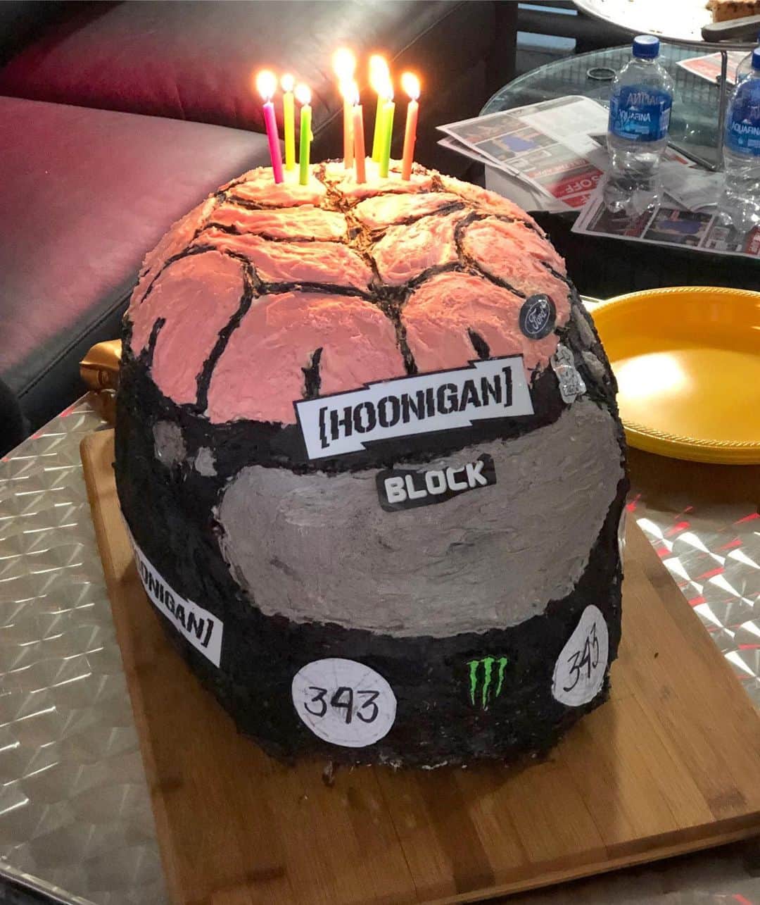 ケン・ブロックさんのインスタグラム写真 - (ケン・ブロックInstagram)「Proud Dad moment: my son recently had a birthday - and the request for his cake? A replica of one of my race “brain bucket” helmets (this is the one from #GymkhanaTEN in Detroit with the #Hoonicorn). It’s even complete with HIS race number that he picked out a few weeks ago, 343. Nice job on the cake, Grandma Jones! #nowImgonnahavetoworryaboutsharingmycars #newrulemustbe30todrivetheHoonicorn #brainbucket」5月21日 8時41分 - kblock43