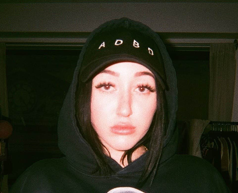 ノア・サイラスさんのインスタグラム写真 - (ノア・サイラスInstagram)「i am afraid.」5月21日 9時13分 - noahcyrus