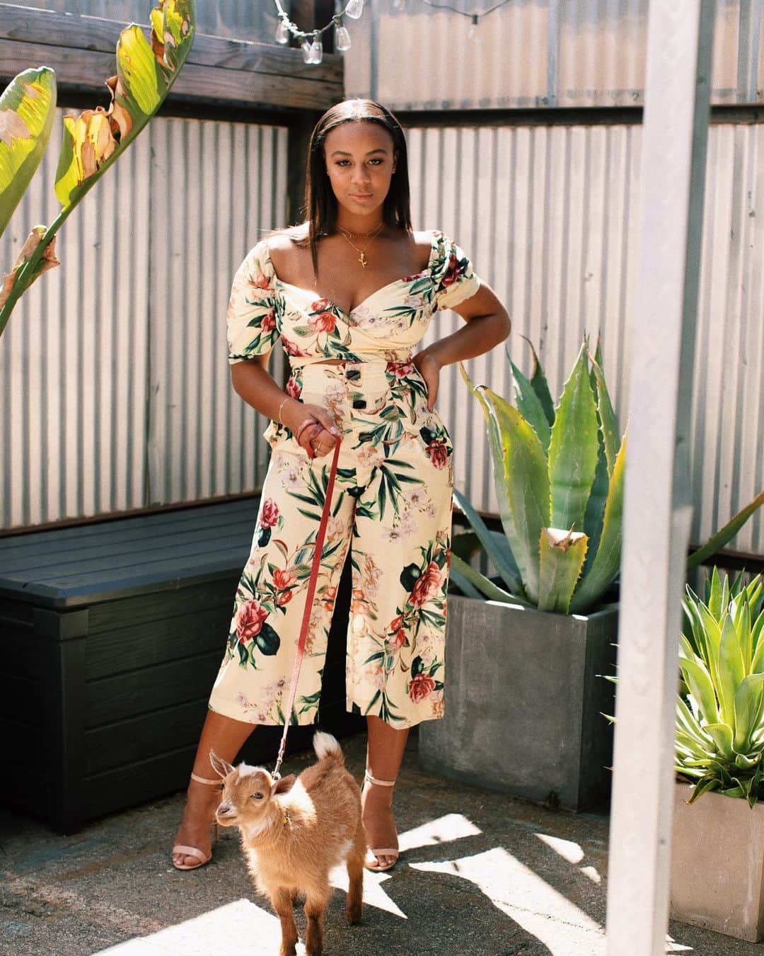 Nia Sioux Frazierさんのインスタグラム写真 - (Nia Sioux FrazierInstagram)「Comment your favorite animal below! ⬇️outfit @fashionnova」5月21日 9時26分 - niasioux