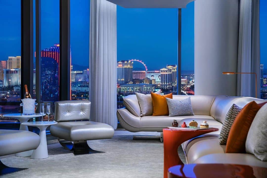 Palms Casino Resortのインスタグラム：「Nothing beats a strip view.」