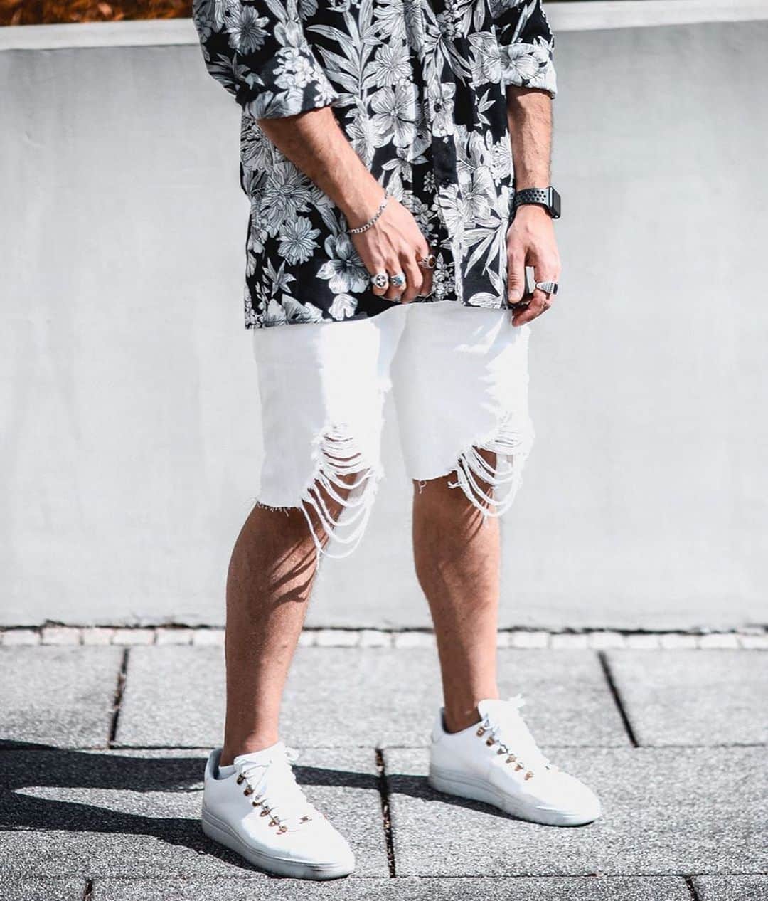 STYLE4GUYSのインスタグラム：「@FashionNovaMEN Spring staple pieces have us ready for the sunny days 🌞」