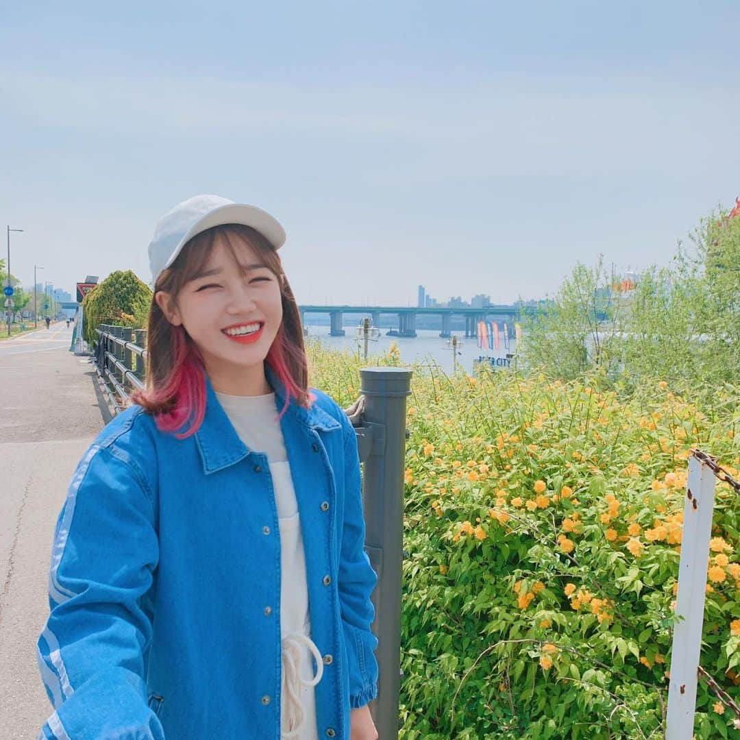 Weki Mekiさんのインスタグラム写真 - (Weki MekiInstagram)「[#윜밐시선] 오늘도  좋은 하루 행복한 하루 ! 🌼  #🌻 #위키미키 #피키피키 #좋은날씨 #행복한마음 ◡̈ #최유정 #ChoiYooJung」5月21日 9時42分 - weki_meki