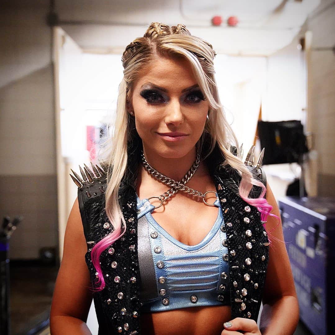 WWEさんのインスタグラム写真 - (WWEInstagram)「#TheGoddess @alexa_bliss_wwe_ is ready to give Albany a #MomentOfBliss they’ll never forget NEXT! #Raw」5月21日 10時32分 - wwe