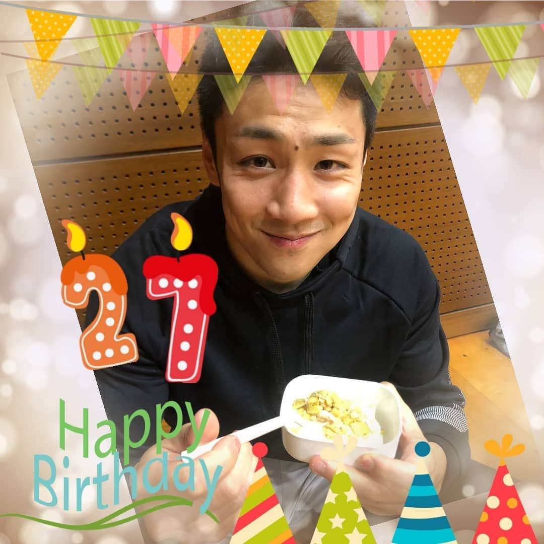 熊本ヴォルターズさんのインスタグラム写真 - (熊本ヴォルターズInstagram)「本日は #俊野佳彦 選手の誕生日です✨Happy Birthday🎉  #熊本のプリンススコアラー  #熊本ヴォルターズ #バスケットボール #B2 #BLEAGUE #Bリーグ #bリーグ #basketball #ヴォルターズ #熊本volters #volters #熊本 #がんばるばい熊本 #復興 #バスケ」5月21日 10時34分 - volters_official