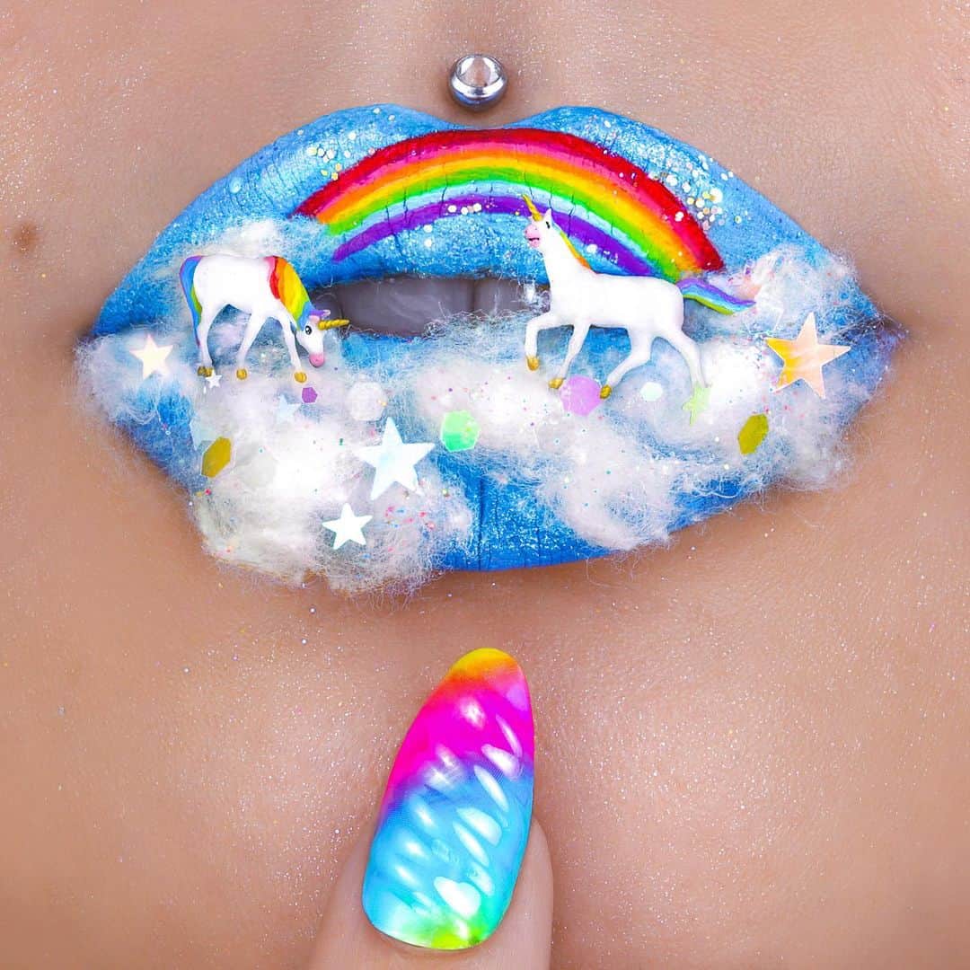 ヤスミナ・ダニエルさんのインスタグラム写真 - (ヤスミナ・ダニエルInstagram)「Not sure what to call this. Any suggestions?🦄 I always see images and art of unicorns in the clouds with rainbows and it always just makes me feel happy 🌈 Products: @nyxcosmetics Vivid Brights Liner ‘Vivid Escape, Vivid violet’ @mehronmakeup Paradise AQ ‘light blue, Dark Blue’ @fentybeauty ‘Uncensored’ @fentybeauty Baewatch Liner ‘Hollapeno, Wet T-shirt’ @thegypsyshrine ‘Unicorn Eclipse’ Glitter. I bought the tiny little unicorns and the clouds are made with cotton wool 🦄」5月21日 10時35分 - missjazminad