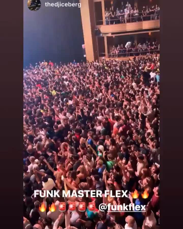 ファンクマスター・フレックスのインスタグラム：「3,500 deep!!! FunkFlex on the set!!!! @litdigitaldjs !!! JuiceWrld Concert !!!! #SoldOut “Nobody better at this than me” 🤷🏿‍♂️ 👑 Vid Via: @thedjiceberg」