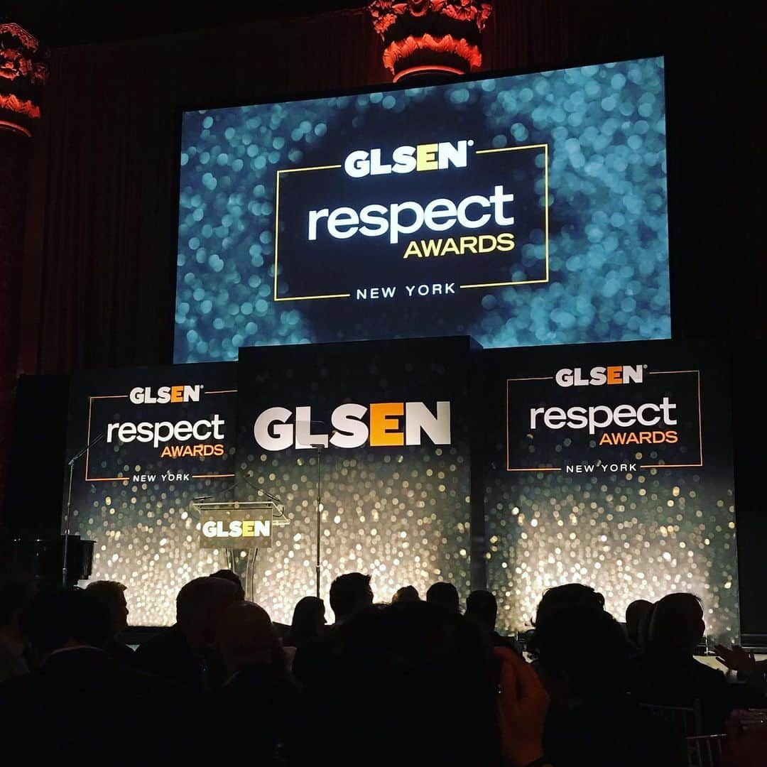 ジム・パーソンズさんのインスタグラム写真 - (ジム・パーソンズInstagram)「Tonight ❤️ @glsen ❤️ As wonderful an organization as exists... the students that spoke tonight were passionate and articulate, moving and inspiring, and proof that, with our support, they’re more than capable of shaping a brighter future for all of us. BRAVO to all the honorees! #glsenrespectawards」5月21日 10時46分 - therealjimparsons