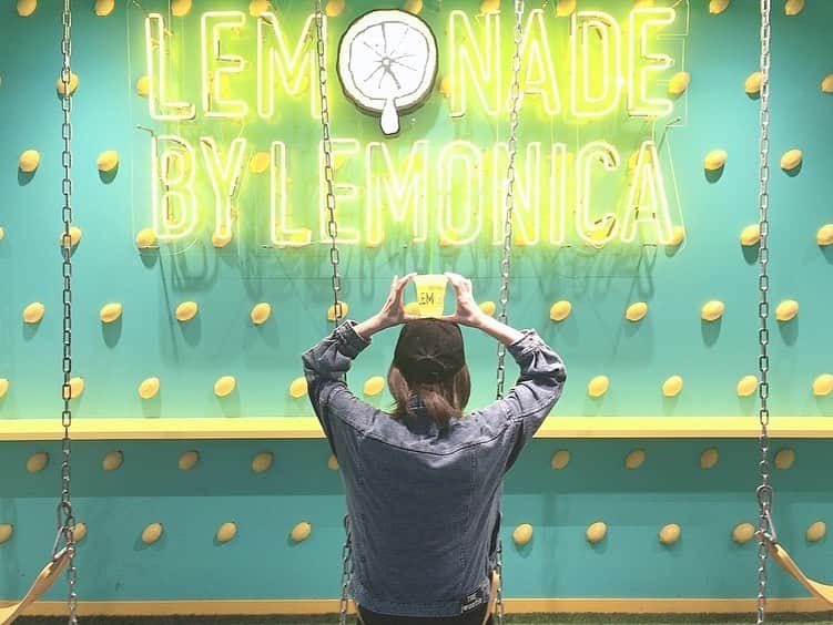 秦瑞穂さんのインスタグラム写真 - (秦瑞穂Instagram)「レモネード好きー。 ホットばかり飲んでたけど、暑くなってきたからソーダ割り🥤  #lemonadebylemonica  #レモネード #秦瑞穂」5月21日 11時24分 - hatamizuho