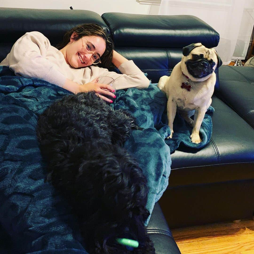 ケイトリン・オズモンドさんのインスタグラム写真 - (ケイトリン・オズモンドInstagram)「So happy to be home with my puppies.  Cat is still mad at me for being gone so long.  #homesweethome」5月21日 11時29分 - kaetkiss