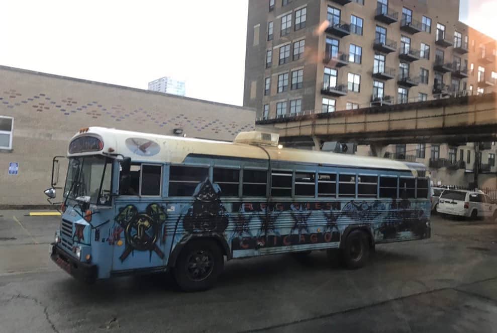 Hydeさんのインスタグラム写真 - (HydeInstagram)「Cute bus at the concert venue.  See you next time Chicago!! #HYDELIVE2019US #Chicago」5月21日 11時35分 - hydeofficial