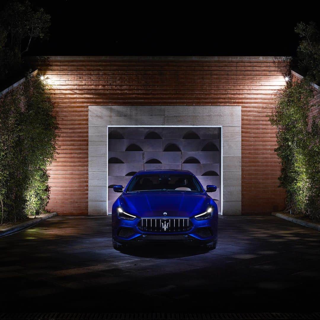 Maserati Japan | マセラティ ジャパンのインスタグラム：「マセラティは600年以上の歴史を持つトスカーナの名門ワイナリー「アンティノリ」との提携を発表しました。妥協の無いイタリアンエクセレンスの追求という点で共通するマセラティとアンティノリは、今後様々なイベントや取り組みを実施いたします。 #Maserati #マセラティ  #MaseratiJapan #マセラティジャパン」