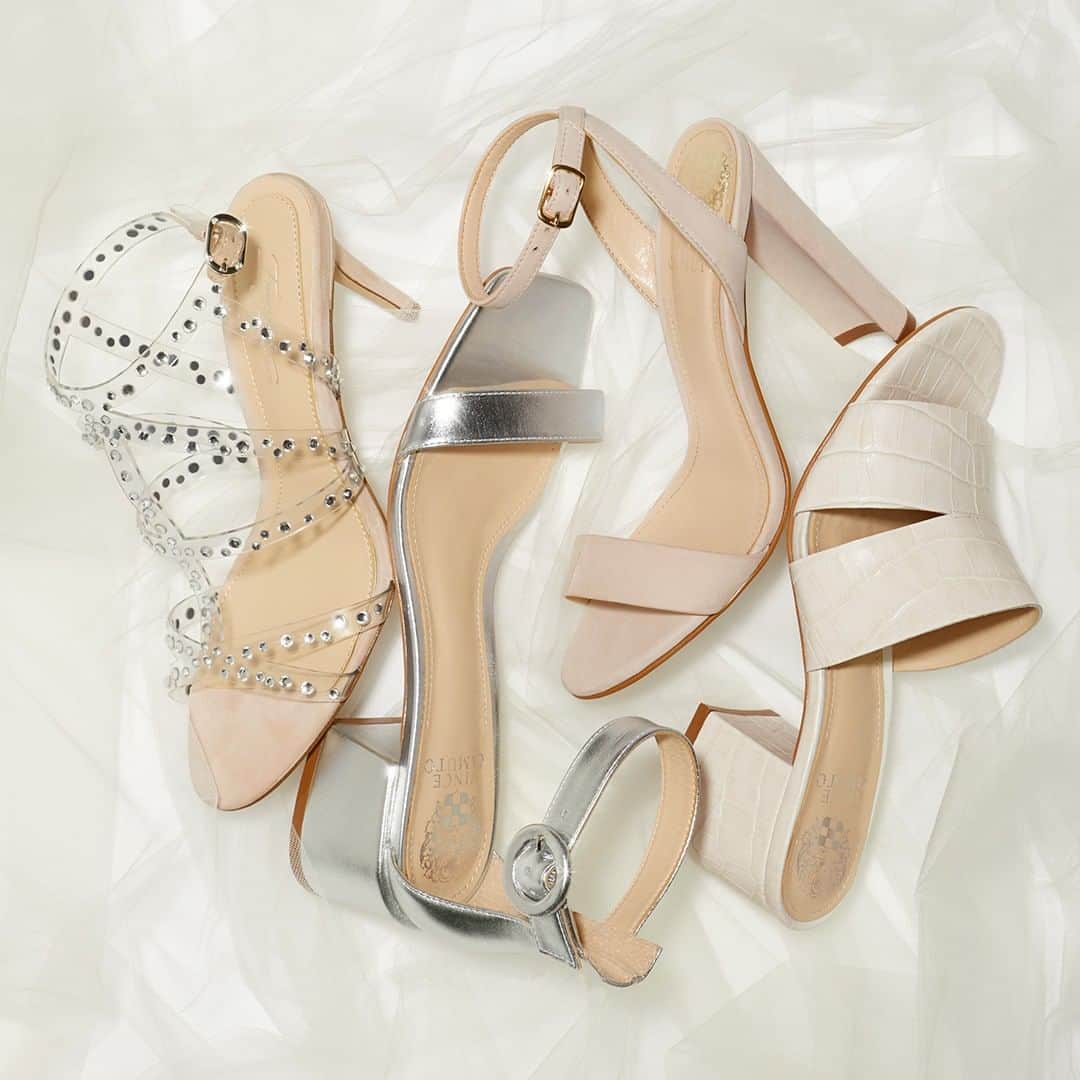 ヴィンスカムートさんのインスタグラム写真 - (ヴィンスカムートInstagram)「Aisle style! Shop chic styles for brides, wedding parties, and guests at vincecamuto.com #summer2019 #bridalstyle #wedding shoes」5月21日 11時55分 - vincecamuto