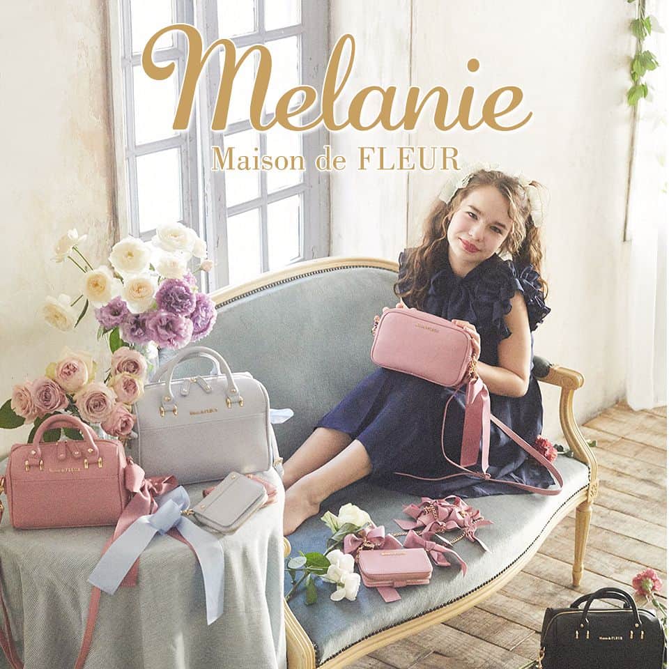 モバコレのインスタグラム：「【Maison de FLEUR】 . 新作の #Melanie シリーズがついにモバコレに入荷！ . 前回大好評だった、ウォレット付 #iPhoneケース も4色揃ってます♪ . お求めはファッション通販モバコレでت　プロフィールのURLからどうぞ⇩ . @mobacolle . @maisondefleur_press #メゾンドフルール #MaisondeFLEUR . #rucksack #ribbon #shoulderbag #wallet #リュックサック #バックパック #ショルダーバッグ #ボストンバッグ #ショルダーバッグ #ウォレット #ミニウォレット #リボン . #fashion #coordinate #ファッション #code #大人女子 #オシャレ #cute #かわいい #kawaii #beautiful #女の子のカワイイを応援 #モバコレ #mobacolle」