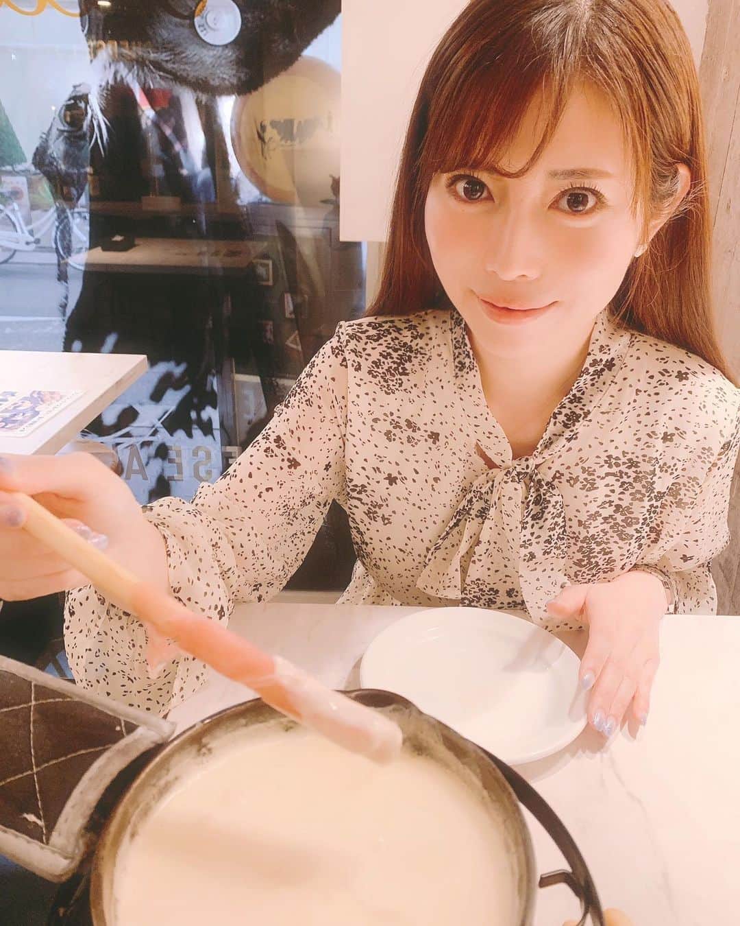 さわいえりさんのインスタグラム写真 - (さわいえりInstagram)「チーズフォンデュ行って来た🧀💕 爽やかでクリィミィで飲めるくらい👶笑  ワンピース @beep_ss ・ ・ ・ ・ ・ ・ ・ ・ ・ ・ #さわえりこーで#17kg#beep#ファッション#ワンピース#お洒落好きな人と繋がりたい#お洒落さんと繋がりたい」5月21日 17時54分 - beauty_eri7