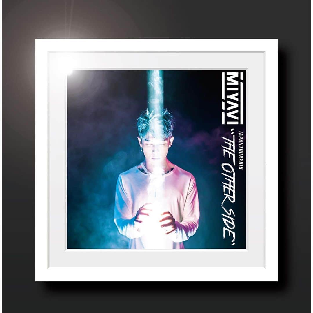 のインスタグラム：「🌟”THE OTHERSIDE“ツアーグッズ🌟 .  多くのご要望にお応えし、 @miyavi_ishihara Japan Tour 2019 “THE OTHER SIDE” ツアーグッズの‪#PosterScarf‬ と ‪#Nylonparka‬ がMIYAVI SHOPにて本日より販売スタート！ Poster Scarfは単品での販売！！ . ご購入は↓ ‪http://miyavishop.thebase.in ‬ . . ️🔹”THE OTHERSIDE” ツアーグッズ Nylon parka . スタッフ+メンバーも使用中のNylon parka！！ 薄い生地なので、季節問わずさらっと羽織れます！ . 🔹"THE OTHERSIDE”ツアーグッズ Poster Scarf . スカーフやクロス、そして鮮明にプリントされた高画質のスカーフはポスターとしての使用もおすすめ！！ 付属のQRコードから "THE OTHERSIDE”各会場のLIVE画像がダウンロードできる！【画像公開期間：6/14(金)〜6/30(日)】 . ． 【リリース情報】 MIYAVI NEW ALBUM 💿 NO SLEEP TILL TOKYO 7.24 Release!! . 【ライブ情報】 MIYAVI Japan Tour 2019 “THE OTHER SIDE“ . 【開催日時】 5/25(土)　　福岡／Zepp Fukuoka  6/2(日)  北海道／Zepp Sapporo . MIYAVI North America Tour 2019 “NO SLEEP TILL TOKYO” . 7/25 - Vancouver | Vogue 7/26 - Seattle | Neptune’s 7/27 - Portland | Crystal Ballroom 7/29 - San Francisco | Slim’s 7/30 - Santa Ana | Observatory 8/13 - Chicago | House of Blues 8/16 - Toronto | Queen Elizabeth Theatre 8/17 - Montreal | Otakuthon Festival 8/19 - New York | Sony Music Hall  8/24 - Atlanta | The Masquerade  With more cites/dates to be added! ． 🔥MIYAVI ファンクラブ ”MYV CREW” 2019年度会員受付中！！🔥 . MIYAVI Fan Club“MYV CREW”2019 Membership Admission and Renewal Information . ご入会方法はこちら⬇︎ http://myv382tokyo.com/myvcrew/about.html ． #MIYAVI #Japan #Tour #2019 #THEOTHERSIDE #Live  #SS3 #Nagoya #Tokyo #Osaka #Fukuoka #Sapporo #名古屋 #東京 #大阪 #福岡 #札幌 #NoSleepTillTokyo #NSTT」