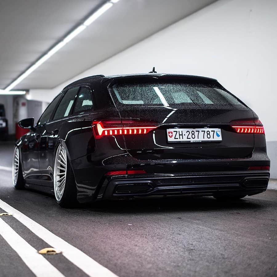 CARLiFESTYLEさんのインスタグラム写真 - (CARLiFESTYLEInstagram)「Slammed Audi A6. 👍🏼or👎🏼? Photo by @srs_swissrichstreets #carlifestyle」5月21日 13時30分 - carlifestyle