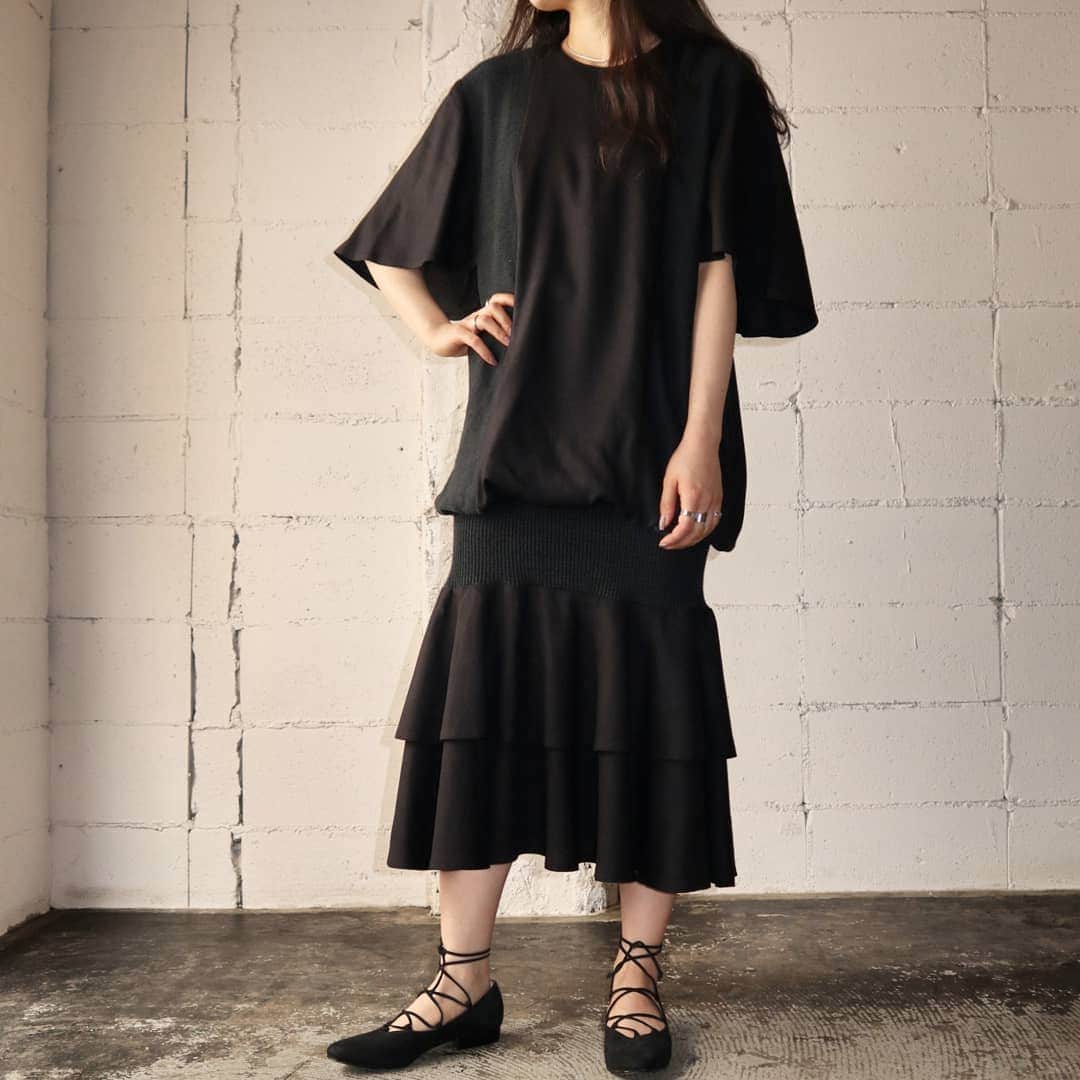 吉祥寺 古着屋 Orfeoのインスタグラム：「Vintage Design Black Dress  #orfeo #kichijoji #tokyo #vintage #used #fashion #coordinate #outfits  掲載商品のお問い合わせはメールにて承っております。コメント、DMでのお問い合わせは受け付けておりませんのでご了承ください。」