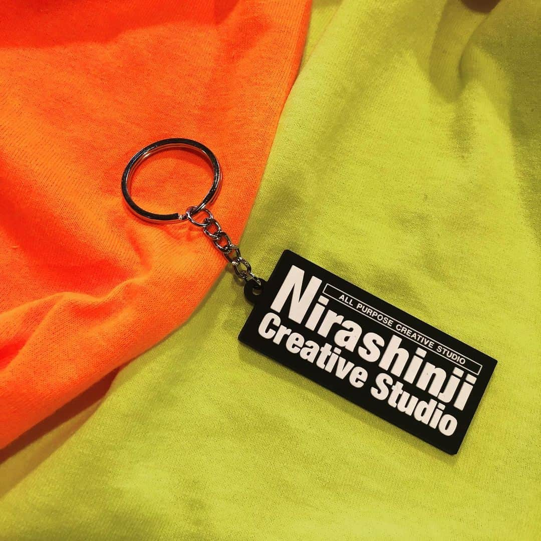 若旦那さんのインスタグラム写真 - (若旦那Instagram)「2019.05.27(Mon)発売！！﻿ ﻿ Nirashinji﻿ Creative Studio ラバーキホルダーが登場。﻿ ﻿﻿﻿ ◆販売期間﻿﻿﻿ 2019年5月27日(月)12:00〜6月2日(日)23:59まで﻿﻿﻿ ﻿﻿﻿ ◆SHOP URL﻿﻿﻿ https://nirashinji.thebase.in/﻿﻿﻿ ※商品は5/27(月)12:00〜反映いたします。﻿﻿﻿ ﻿﻿﻿ ﻿﻿ #新羅慎二グッズ」5月21日 14時06分 - waka__danna