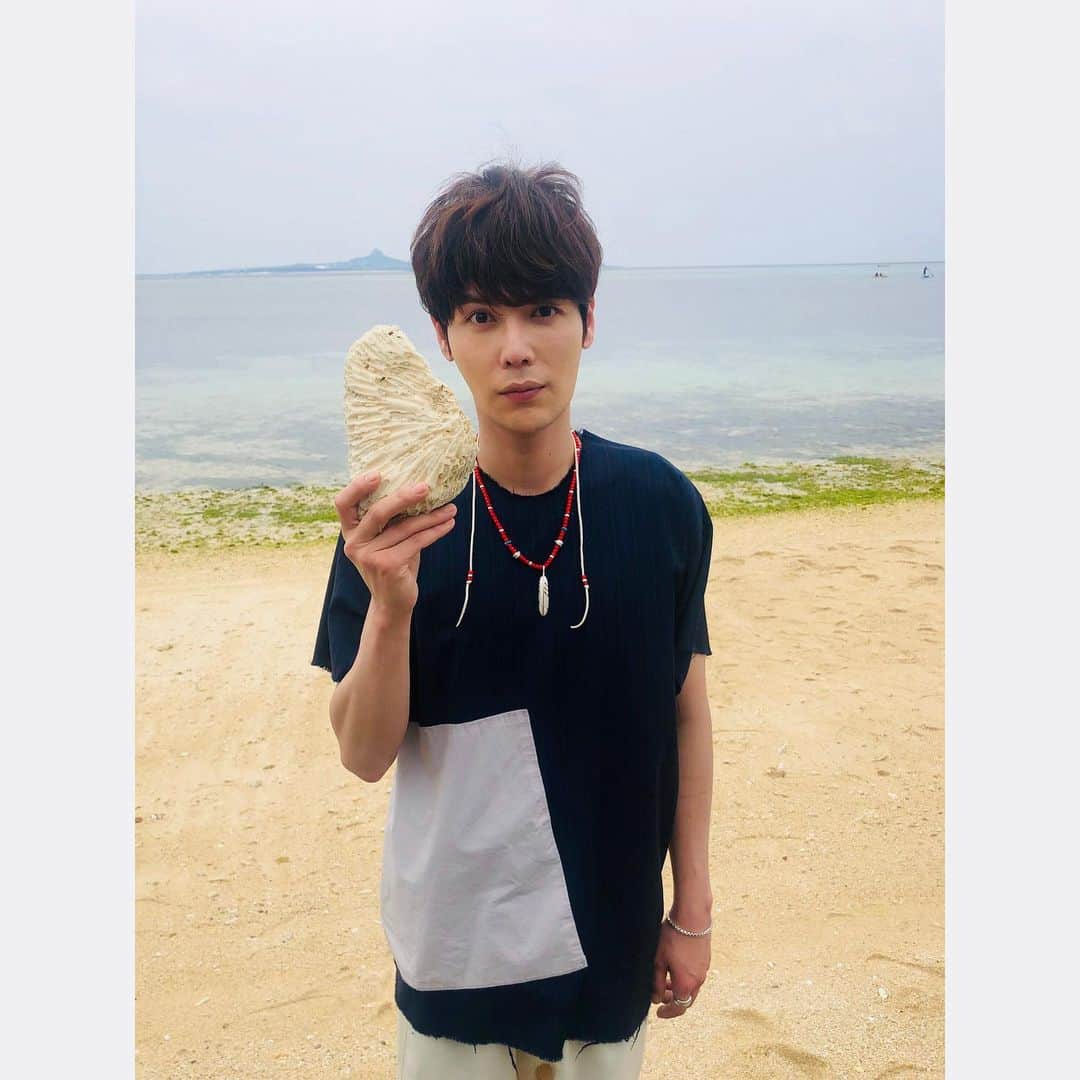 ジヒョク のインスタグラム：「ドキドキ🍙🍭🍸」