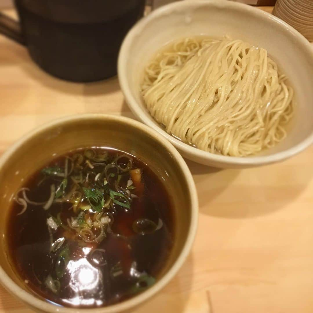 木村ひさしさんのインスタグラム写真 - (木村ひさしInstagram)「最高のおっさんの昼ごはん。 迂直 鰹昆布出汁 醤油つけ麺 雨で並んでなかったので二度目の昼食 #最高のおっさんのラーメン」5月21日 14時48分 - kimura.hisashi