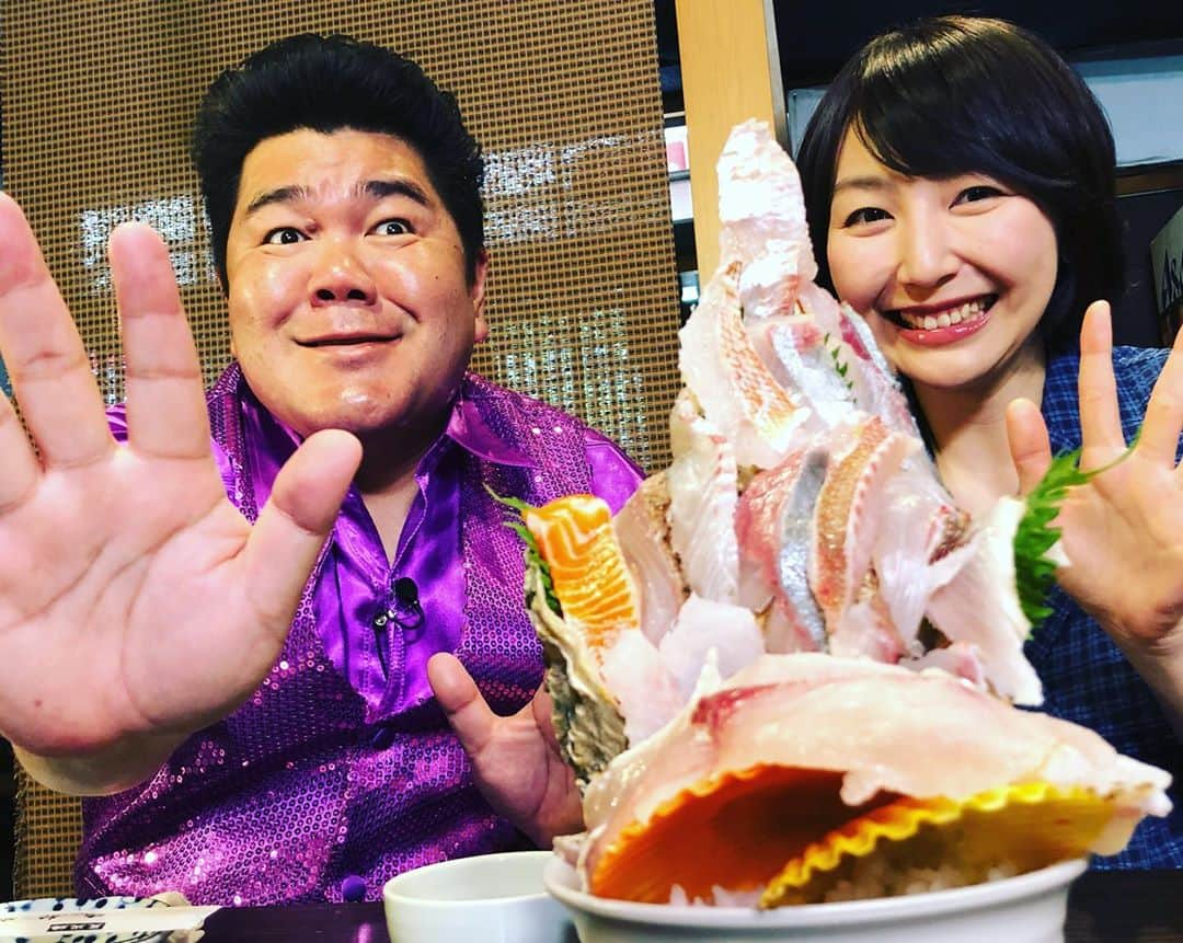 ゴリけんさんのインスタグラム写真 - (ゴリけんInstagram)「ももち浜ストア！！月曜レギュラー コーナーゴリおし！！ 海輪亭の3D海鮮丼！ これうまいんだよね！！ 個人的には５度目の取材なんでまさに 5りおし！！！ #ももち浜ストア #ゴリおし #ゴリけん #橋本真衣」5月21日 14時54分 - goriken1024