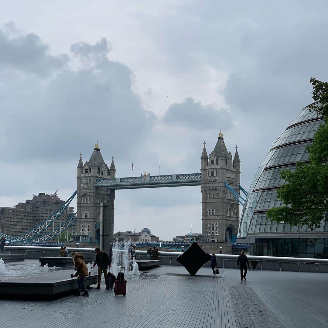 長谷川穂積さんのインスタグラム写真 - (長谷川穂積Instagram)「ロンドンお洒落な街でした 電話してもさまになる ような気がする #ロンドン」5月21日 15時23分 - hozumi_hasegawa