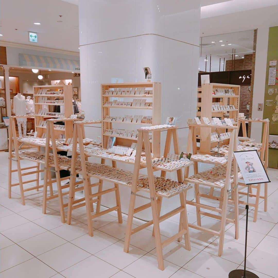 名古屋パルコさんのインスタグラム写真 - (名古屋パルコInstagram)「【LIMITED SHOP】「2nd market」期間限定オープン✨ . 全国から厳選されたハンドメイドアクセサリーが集うショップ、「2nd market」が名古屋パルコへ初登場！ . 型にハマらない自由なデザインアクセサリーが集まります。 作家の定番作品から夏を先取りした新作作品まで幅広くご用意しております！ . 期間：5/21(火)～6/3(月) 場所：西館1F 特設会場 . . #2ndmarket #handmade #accessory﻿﻿﻿﻿﻿﻿ ﻿#アクセサリー#ハンドメイド﻿﻿﻿﻿﻿﻿﻿ #ハンドメイドアクセサリー﻿ #手作りアクセサリー﻿﻿﻿﻿﻿﻿﻿﻿ #ピアス #イヤリング #名古屋パルコ #名古屋PARCO #nagoyaparco #栄 #矢場町」5月21日 15時56分 - parco_nagoya_official