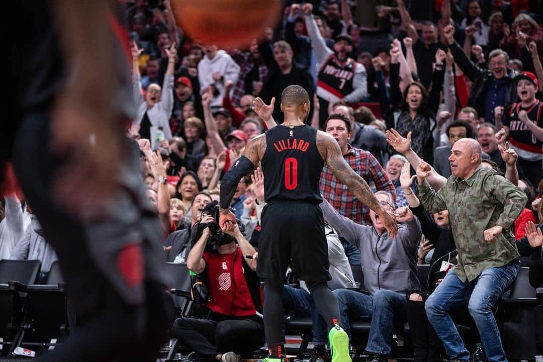 デイミアン・リラードさんのインスタグラム写真 - (デイミアン・リラードInstagram)「So much to be thankful for... highs and lows... proud of what we accomplished this year! We will keep building. Much respect to @warriors ... see you next year #RipCity」5月21日 15時56分 - damianlillard