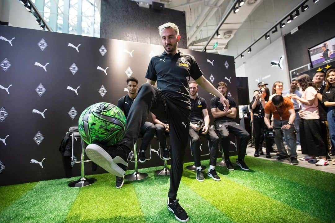 ボルシア・メンヒェングラートバッハさんのインスタグラム写真 - (ボルシア・メンヒェングラートバッハInstagram)「@pumafootball 🤝 #DieFohlen  #ChinaTour2019」5月21日 15時52分 - borussia